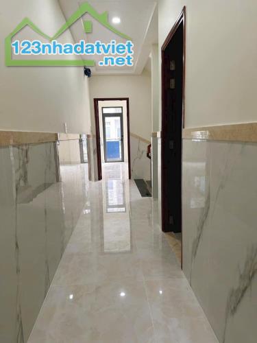 CHỈ 9.9 TỶ - NHÀ 3 TẦNG HẺM XE HƠI PHAN VĂN HỚN Q12 THU 16TR/THÁNG - 3