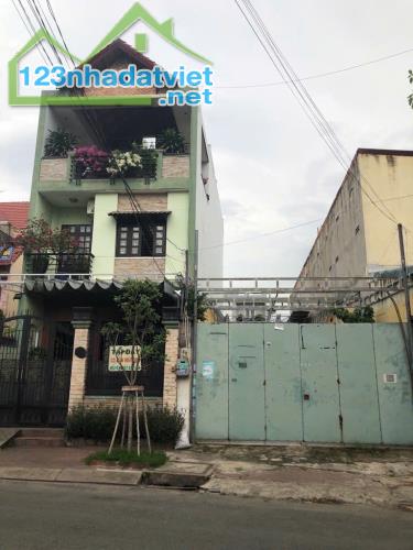 ĐẤT MẶT TIỀN HỒ BÁ PHẤN, DT 210M², 2 MẶT TIỀN TRƯỚC SAU, PHƯỚC LONG A