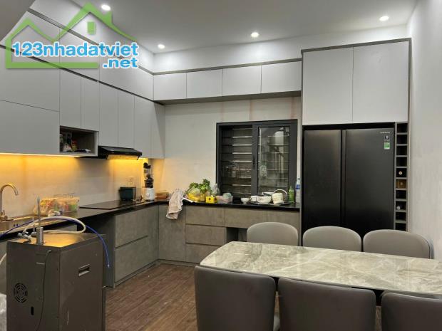 Hồ Tùng Mậu, 48m2, lô góc, sát phố, oto tránh 45m 9 tỷ hơn - 1