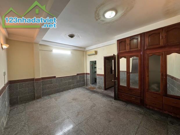 ĐIỆN BIÊN PHỦ👉 NHÀ CŨ PHÙ HỢP XÂY MỚI. 6 x 10, XH CÁCH VÀI BƯỚC 👉 12tỷ8, DAKAO QUẬN 1 - 2