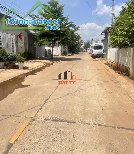 Nhà 3 tầng 2mt đường Sămbram tặng kèm dãy trọ 6 phòng 5,1x16,7 (nở hậu 10m) - 2