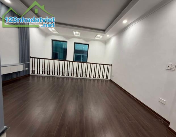 TỰU LIỆT THANH TRÌ mới về ở luôn - 2