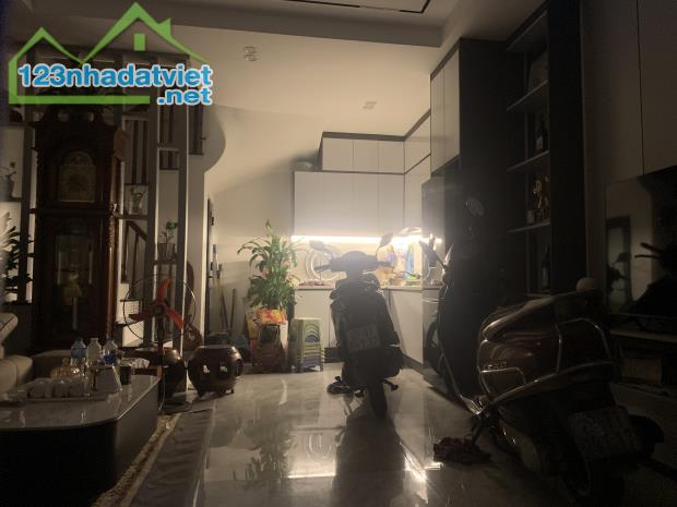 🔥 NHÀ SIÊU NÉT_SIÊU PHẨM-NHÀ CHO CẶP Vk CK TRẺ-2 CON-THANH XUÂN  𝐃𝐢𝐞̣̂𝐧 𝐓𝐢́𝐜𝐡 30m - 4