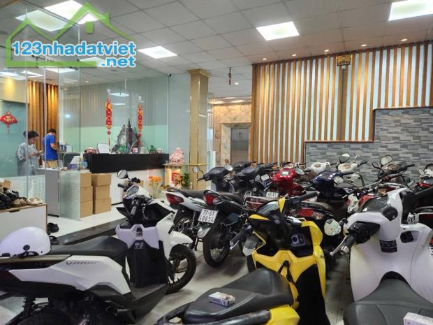 Bán căn hộ dịch vụ Tạ Quang Bửu ngang khủng 9m, dòng tiền 35tr chỉ 11 tỷ nhỉnh - 2