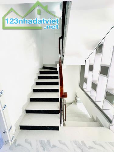 BÁN NHÀ CHÍNH CHỦ - NHÀ MỚI - 5 TẦNG BTCT - HXH - 5PN 6WC - NGUYỄN THƯỢNG HỀN - P5 BÌNH - 1