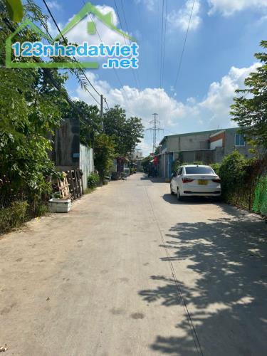 Cần bán, vị trí siêu đẹp, Nguyễn Văn Quá, quân12, dt: 68m2, HXH, siêu rẻ, chỉ 4 tỷ xíu.