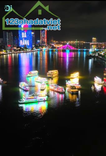 - Đất Nam Hoà Xuân, cạnh lô góc giao nhau hai đường 10,5m lề 5m, thông sang đảo kim cương