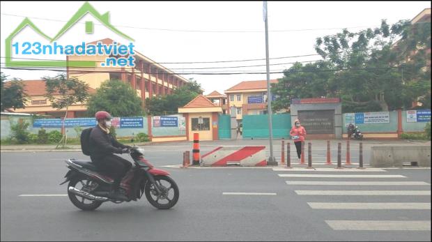 BÁN NHÀ MẶT TIỀN ĐẶNG THÚC VỊNH – GẦN NGÃ TƯ TRỊNH THỊ MIẾNG, - 2