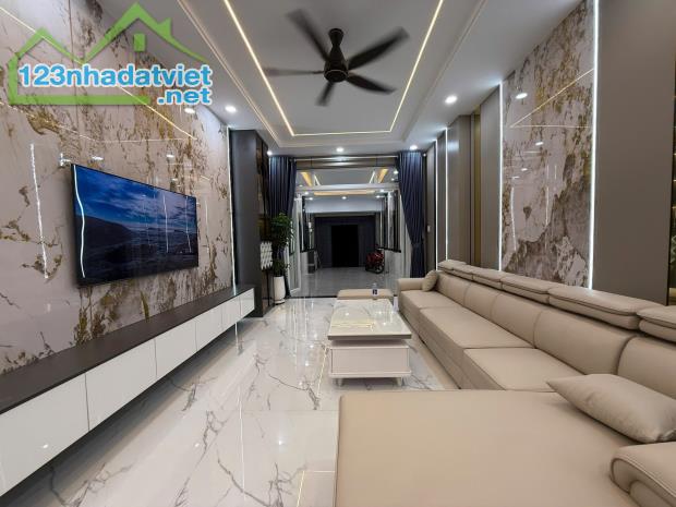 BÁN GẤP NHÀ MẶT TIỀN THỚI AN 13, QUẬN 12 –4 TẦNG, 100m²–CHỈ 9,5 TỶ –FULL NỘI THẤT CAO CẤP - 2