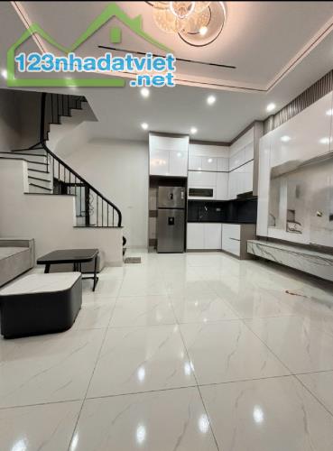 BÁN NHÀ PHỐ MINH KHAI – 41m2 x 5 TẦNG – CHỈ 8 TỶ