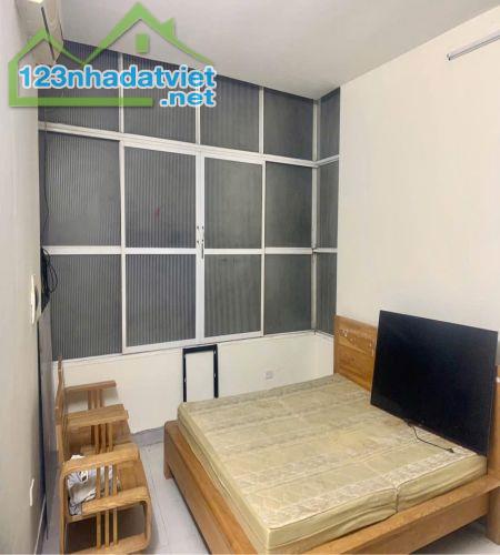 Cho thuê nhà riêng tại Ngõ Văn Hương. Thích hợp cho hộ gia đình