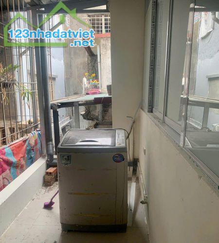 Cho thuê nhà riêng tại Ngõ Văn Hương. Thích hợp cho hộ gia đình - 4