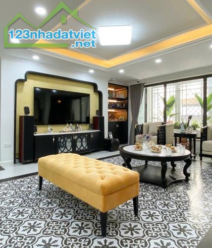 SIÊU PHẨM QUẬN TÂY HỒ- Ô tô tránh Phố Nghi Tàm (Yên Phụ) 97m/5Tầng/MT 9m 35 Tỷ - 4
