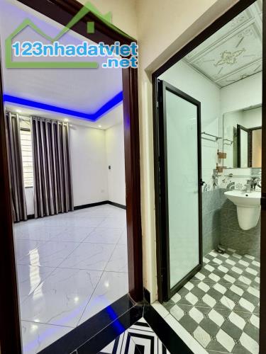 20 MÉT RA PHỐ - 400 MÉT BẾN XE YÊN NGHĨA - 5