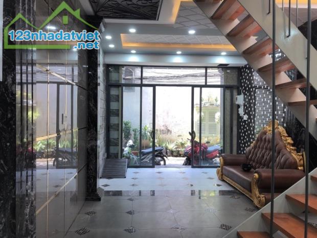 🌹 ÂU DƯƠNG LÂN PHƯỜNG 3, Q8 - XE HƠI ĐỖ CỬA - 45M2, NGANG HƠN 4M - NHỈNH 5 TỶ⭐️ - 1