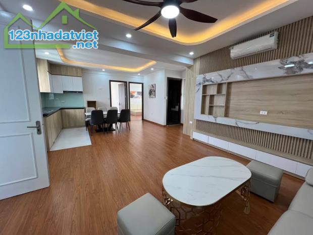 Bán căn hộ tòa cc tòa OCT2 ĐN2 Bắc Linh Đàm, nhà đẹp, full nt, view hồ, 80m, 3 ngủ, sddcc, - 2