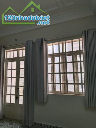 Bán nhà hẻm xe hơi 4,5m đường Bùi Quang Là, P.12, 4 x 16,5, 3 tầng giá 5.9 tỷ - 5