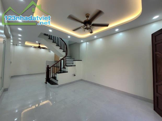 BÁN gấp 🏠XUÂN ĐỈNH – CHỈ HƠN 10 TỶ Diện tích: 63m² – 4 tầng – Mặt tiền gần 5m  Nhà đẹp, - 1