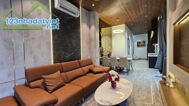 BÁN NHÀ LÔ GỐC 4 LẦU ,FULL NỘI THẤT ĐẸP ,3PN ,ĐƯỜNG PHẠM HỮU LẦU, QUẬN 7 - 1