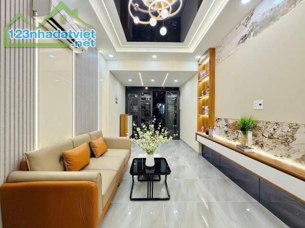 BÁN NHÀ ĐẸP - GẦN CV LÀNG HOA - GÒ VẤP - 40M2 - GIÁ 4.45 tỷ