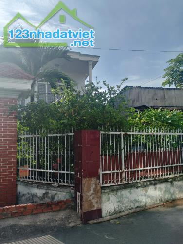 🌲Bán ĐẤT TẶNG BIỆT THỰ. Chỉ 52TR/m2. Sở hữu ngay biệt thự 2 tầng sân vườn. 🌲Tại: (P Tân