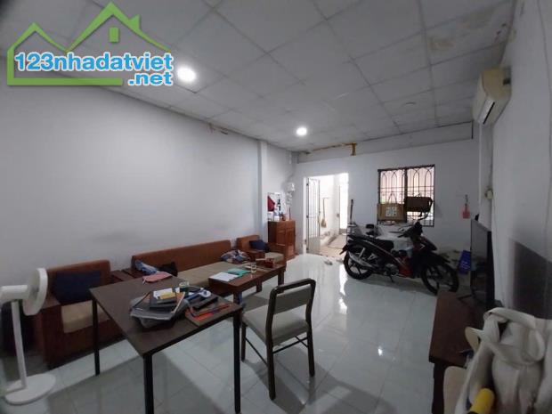 Bán nhà Q12, 81m2, 2PN, 3.4 tỷ - hẽm  rộng, vị trí đẹp, sổ hồng chính chủ! - 2