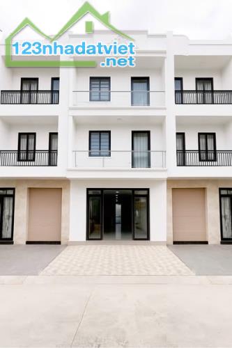 Bán Nhà 3 Tầng Giáp KĐT Bãi Muối,P.Cao Thắng. DT:58m2,MT:5.5m !!!