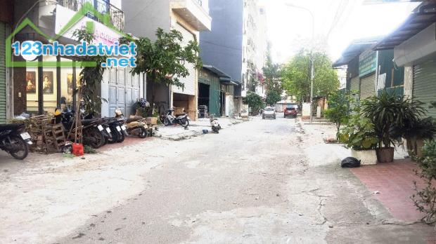 Hàng hiếm! Bán đất dịch vụ Vạn Phúc, phía sau shophouse Him Lam, 46m2, mt 4.6m giá đầu tư - 1