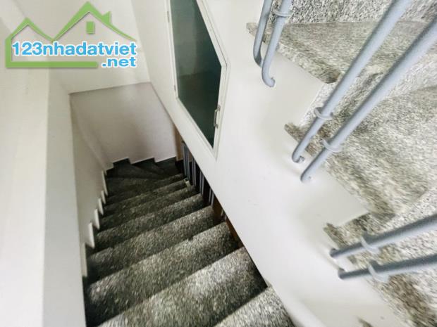 # Nhà Kiệt Ô tô, sát MT Phạm Cự Lượng, 35m2, 3 tầng cứng sạch, 3.5 tỷ - 1