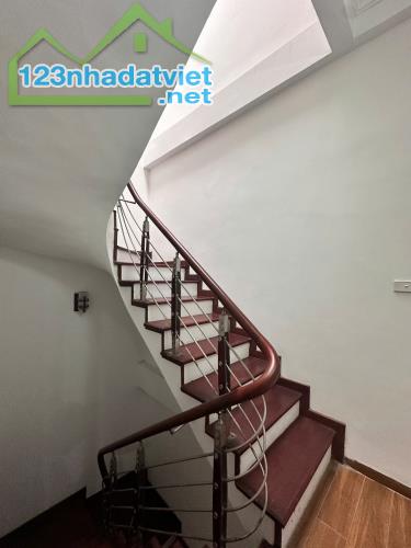 BÁN NHÀ MẶT PHỐ HUỲNH THÚC KHÁNG - TRUNG TÂM PHỐ CỔ HÀ ĐÔNG Diện tích: 35m² x 4 tầng - 2