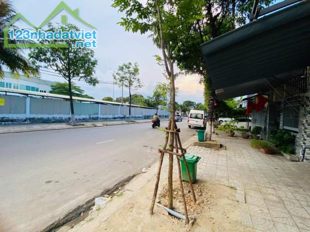 BÁN 2 LÔ khu đất MT 10M5 ĐƯỜNG NGUYỄN VĂN tạo nên BẾN XE ĐÀ NẴNG ĐANG xuất hiện SẴN tổng