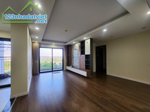 (Tin thật 100%) CH 82m2 x 2PN tại Green Park Trần Thủ Độ - Ban công hướng Đông - Nội thất