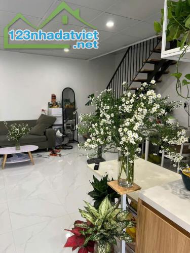 CỰC HIẾM NHÀ PHỐ LÊ LỢI - QUANG TRUNG -  HÀ ĐÔNG Diện tích: 35m²  Nhà 2 tầng  2 phòng ngủ - 2