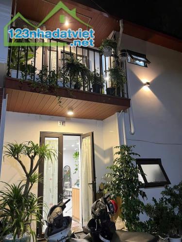 CỰC HIẾM NHÀ PHỐ LÊ LỢI - QUANG TRUNG -  HÀ ĐÔNG Diện tích: 35m²  Nhà 2 tầng  2 phòng ngủ - 1
