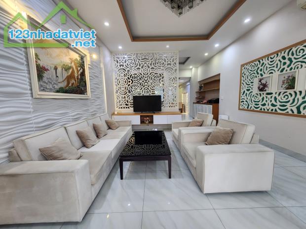 Bán nhà Mặt tiền Trung Chánh Hóc Môn, 5m x 33m, kinh doanh cực VIP, chỉ 10.1 tỷ. - 1