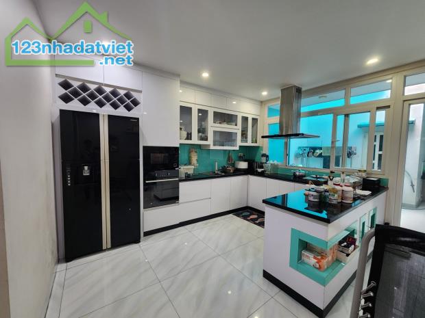 Bán nhà Mặt tiền Trung Chánh Hóc Môn, 5m x 33m, kinh doanh cực VIP, chỉ 10.1 tỷ. - 2