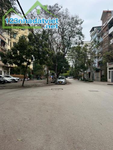 Nhỉnh 2.9 tỷ, 51 m2, chung cư 02 ngủ, sổ đỏ, Hoàng Công Chất, Hồ Tùng Mậu, Trần Vỹ, Cầu Gi