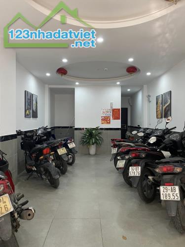 BÁN CHUNG CƯ MINI ĐỐNG ĐA, GẦN MẶT PHỐ ĐƯỜNG ÔTÔ THÔNG, 7 TẦNG THANG MÁY 11 PHÒNG KHÉP KÍN