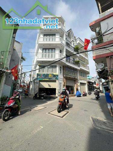 Nhà góc 2 mặt tiền Hoa Đào, DT 39m2, 5 tầng, 5 phòng ngủ, giá 14.8 tỷ có TL