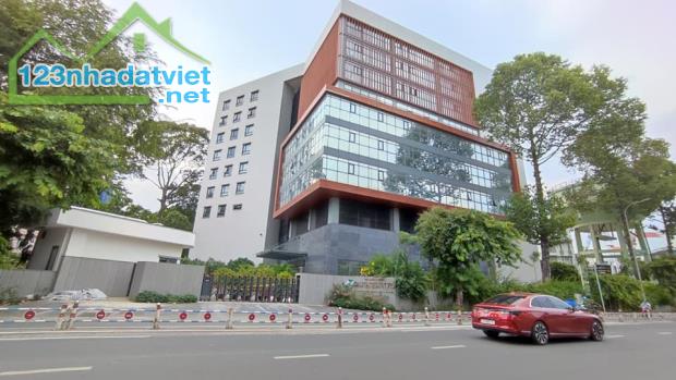 Bán nhà MTKD Nguyễn Thái Sơn 89m2 ngang 4.3m 3 tầng KD sầm uất cạnh BV 175 chỉ 19.8 tỷ - 3