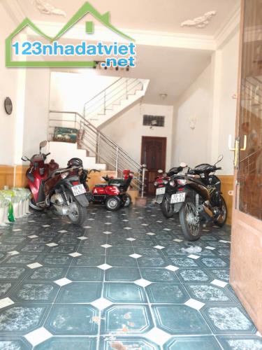 Bán nhà MTKD Nguyễn Thái Sơn 89m2 ngang 4.3m 3 tầng KD sầm uất cạnh BV 175 chỉ 19.8 tỷ - 1