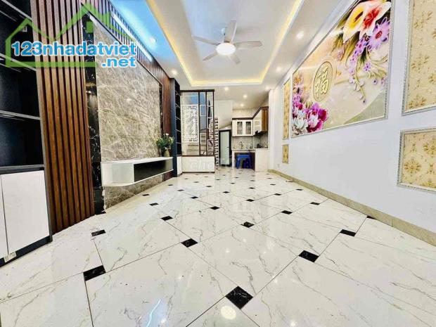 n nhà Tôn Thất Tùng ngõ thông 35m2 siêu đẹp giá 4,9 tỷ xây mới 5 tầng - 1