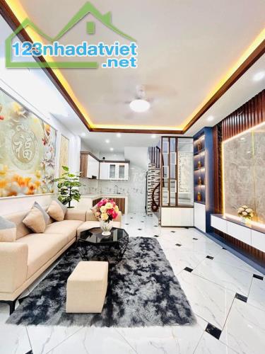 n nhà Tôn Thất Tùng ngõ thông 35m2 siêu đẹp giá 4,9 tỷ xây mới 5 tầng - 2