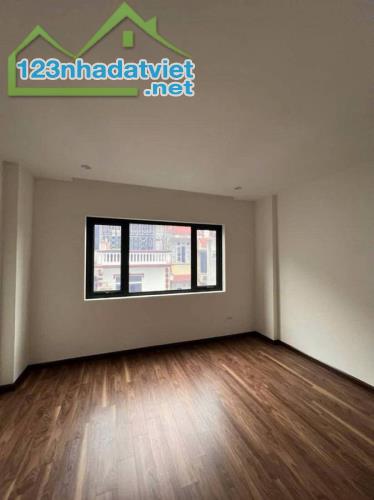 Bán Gấp Nhà NGUYỄN VĂN CỪ-LONG BIÊN 36m 5 Tầng Mặt Tiền 4.2m Chỉ 6.2 Tỷ Gần Mặt Phố - 5