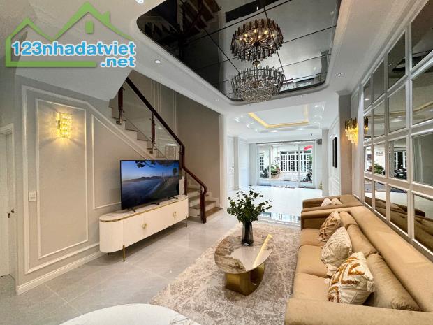 Biệt Thự Hoàng Quốc Việt, Quận 7 90,5m² - Nhà mới, nội thất cao cấp - 17,45 tỷ
