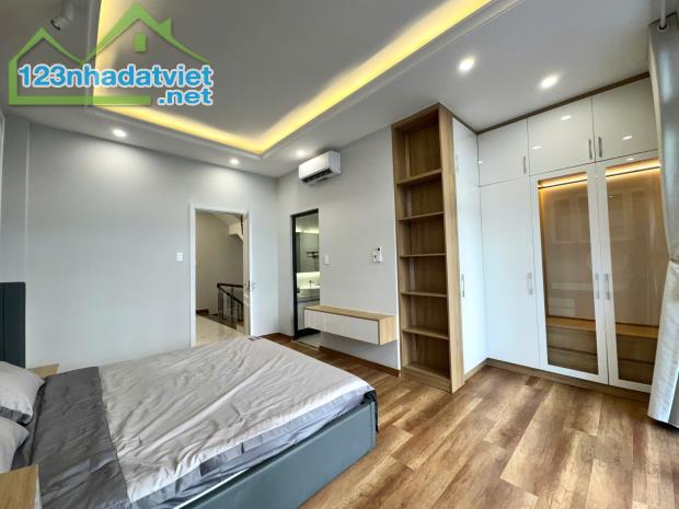 Biệt Thự Hoàng Quốc Việt, Quận 7 90,5m² - Nhà mới, nội thất cao cấp - 17,45 tỷ - 2