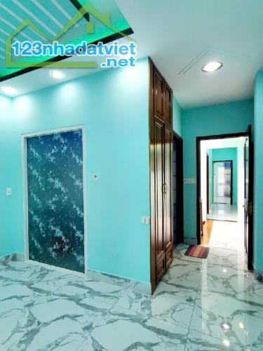 80M2 - 3 TẦNG - ĐƯỜNG 10M - HƯƠNG LỘ 2 BÌNH TÂN - SỔ HỒNG NỞ HẬU - CHỈ HƠN 5 TỶ TL - 4