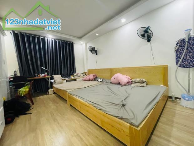 Nhà Mới Đẹp - Ở Ngay - Lô Góc - Ba Gác Đỗ Cửa - Thịnh Quang - DĐa- Dt: 34m2/5tầng/4,2mMT*n - 3