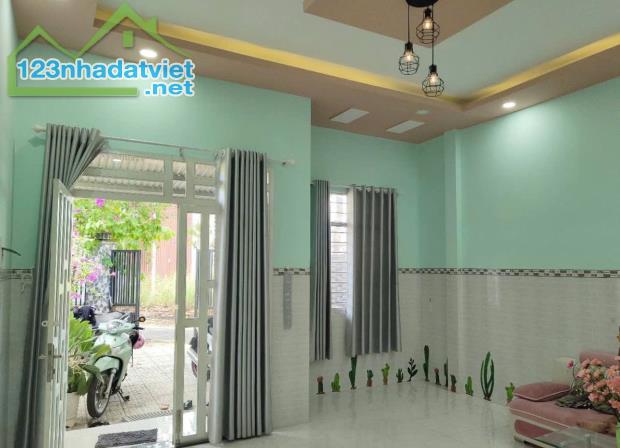 Vỡ Nợ Cần bán nhanh Căn nhà ở Chợ hóc Môn Sổ Hồng Riêng Sẵn 100m2  Giá 640triệu Bao Phí - 5