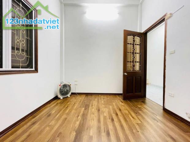 HOÀNG CẦU - NHÀ ĐẸP - 2 THOÁNG - VIEW HỒ - 8 TẦNG THANG MÁY - 60M² NHỈNH 24 TỈ - 5